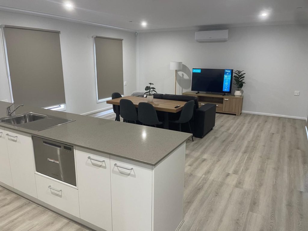 Melton South SDA Home, photo 3